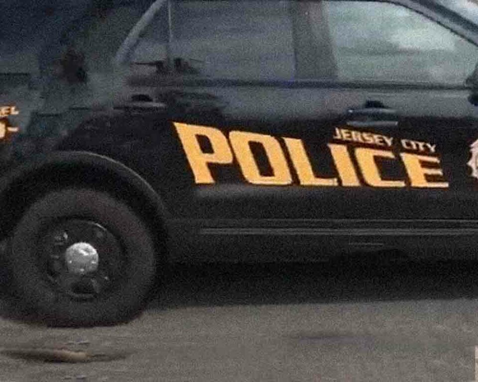 Caught on Camera: Smash and grab robbery thieves take $500k from Jersey City jewelry store