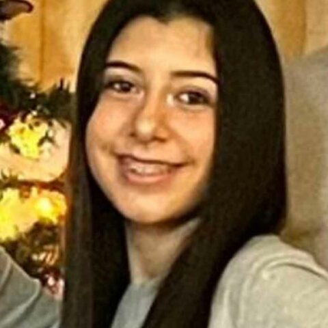 Missing 15 y/o female iris rivera from lodi last seen 11/2/22 wearing grey sweats, grey hoodie and white sneakers. If you see iris, contact your local police, or lodi police at 973-473-7600