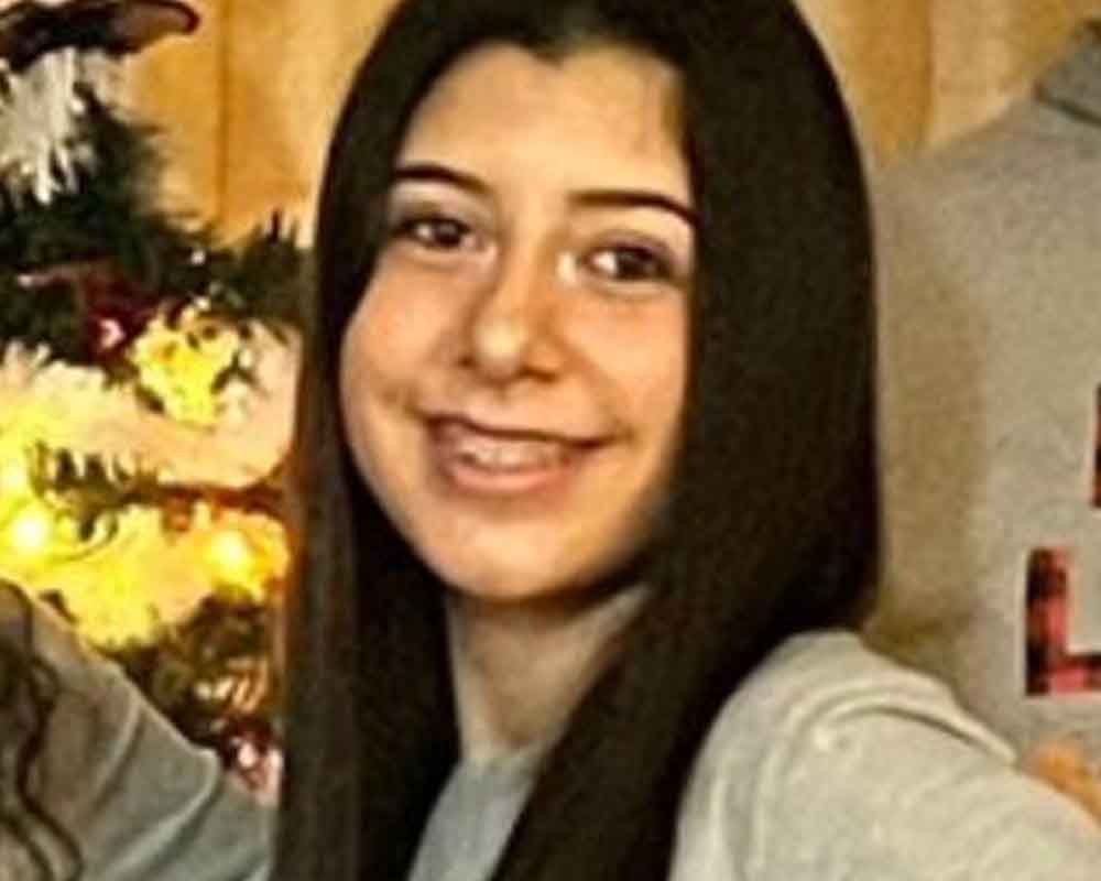 Missing 15 y/o female Iris Rivera from Lodi last seen 11/2/22 wearing grey sweats, grey hoodie and white sneakers. If you see Iris, contact your local Police, or Lodi Police at 973-473-7600
