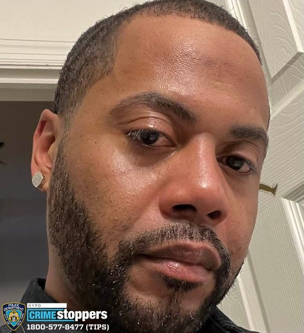 Know this guy? On 12/2/22 at approx. 3:15 PM, in front of 459 Fulton St in Brooklyn, the suspect was engaged in a verbal dispute with a 39-year-old female when he slashed her on the face with a razor blade.