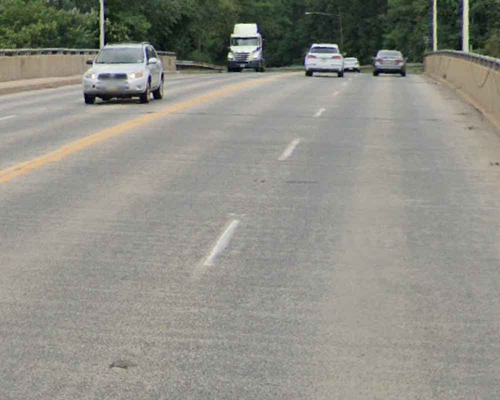 Flooding shuts down outer lanes on Veterans Memorial Bridge