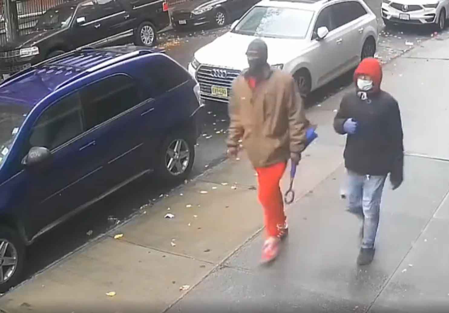 NYC food delivery driver beaten, robbed in broad daylight