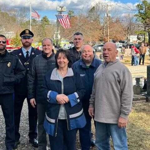 Mayor carmen amato, chief kevin santucci, councilman james byrnes, lieutenant brian woermer, councilwomen sophia gingrich, sergeant taylor butler and sergeant clark baranyay, participated in wreaths across america in honor of our nations veterans.
