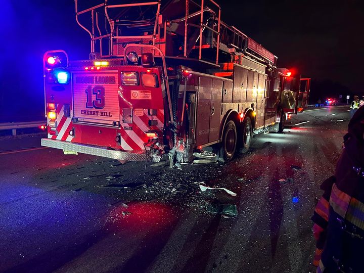 Fire truck struck while at call on Interstate 295