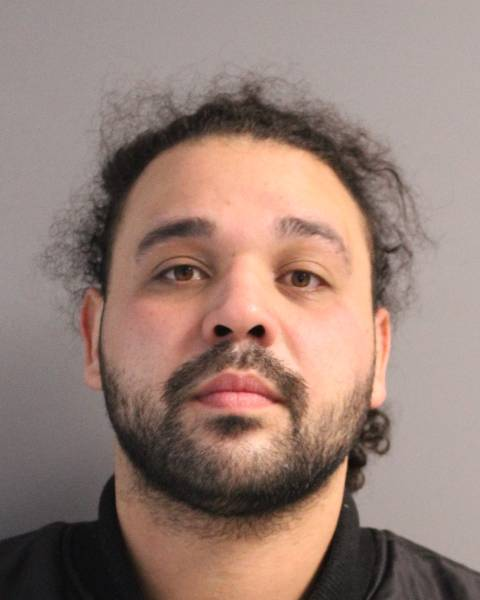 Felon gets 7 years in prison after he threatened to shoot ex-girlfriend in front of their children