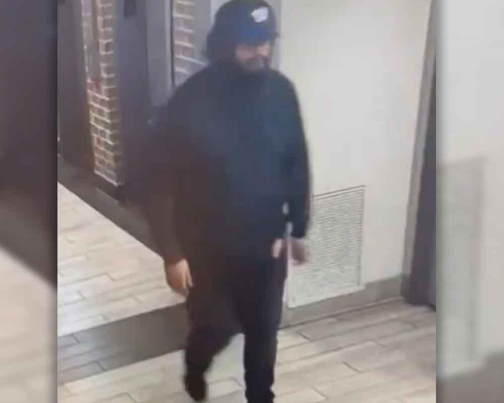 On Wednesday, January 18, 2023, at approximately, 8 p.m., 4th District officers responded to the 2300 block of Glenallen Avenue for the report of a home invasion robbery that just occurred.