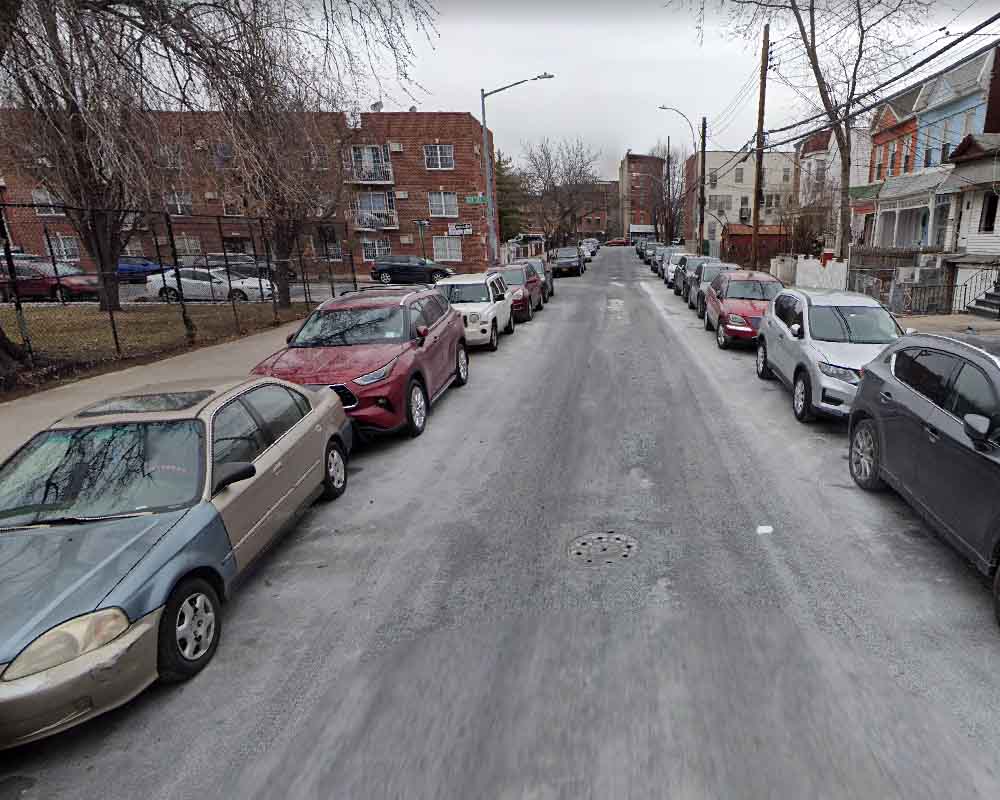 55-year-old man robbed at gunpoint in the Bronx