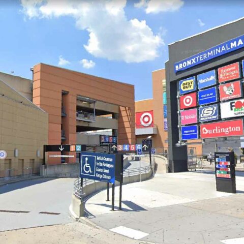Bronx security guard assaulted by microwave thieves - photo licensed by shore news network.
