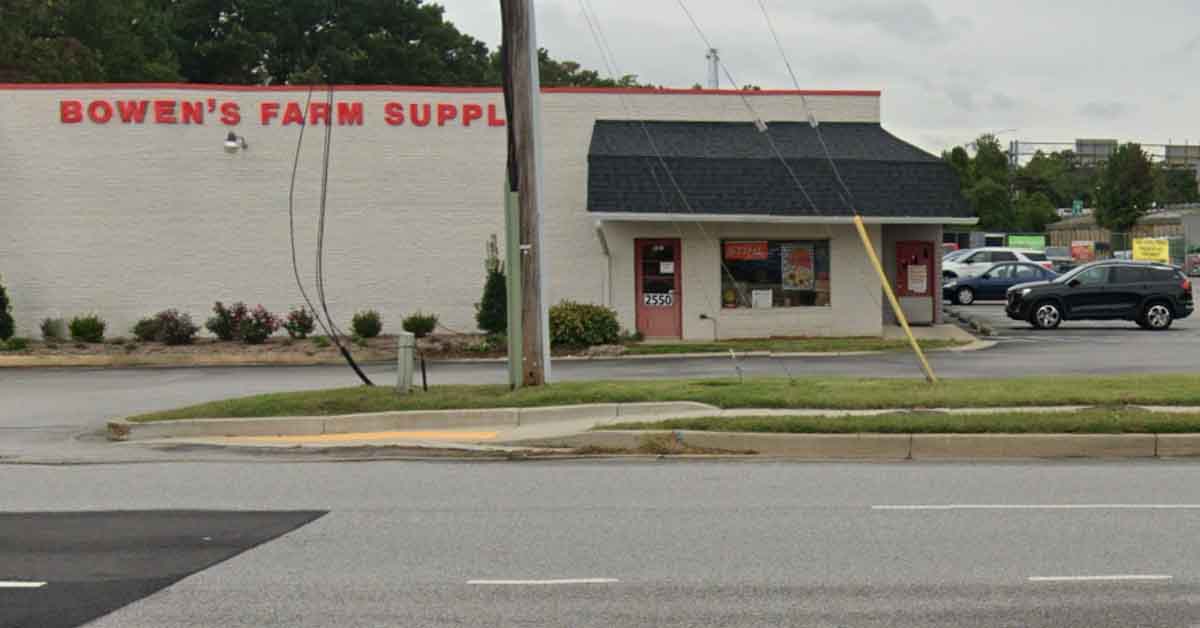 Suspect in farm supply store stabbing incident arrested