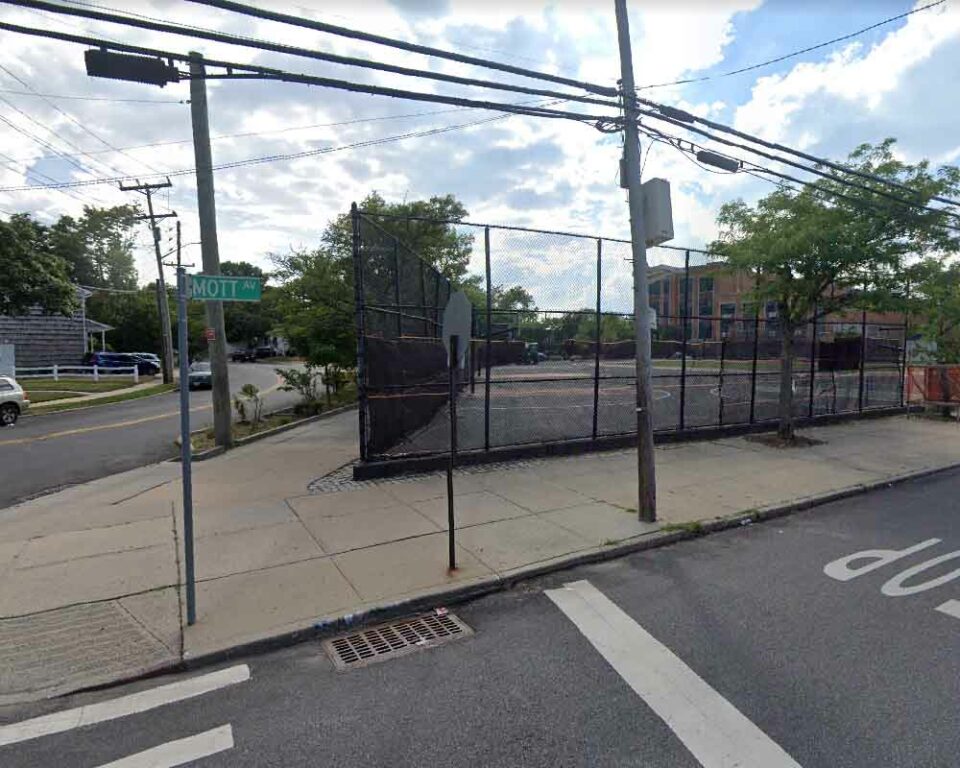 Body found in burning vehicle in Queens