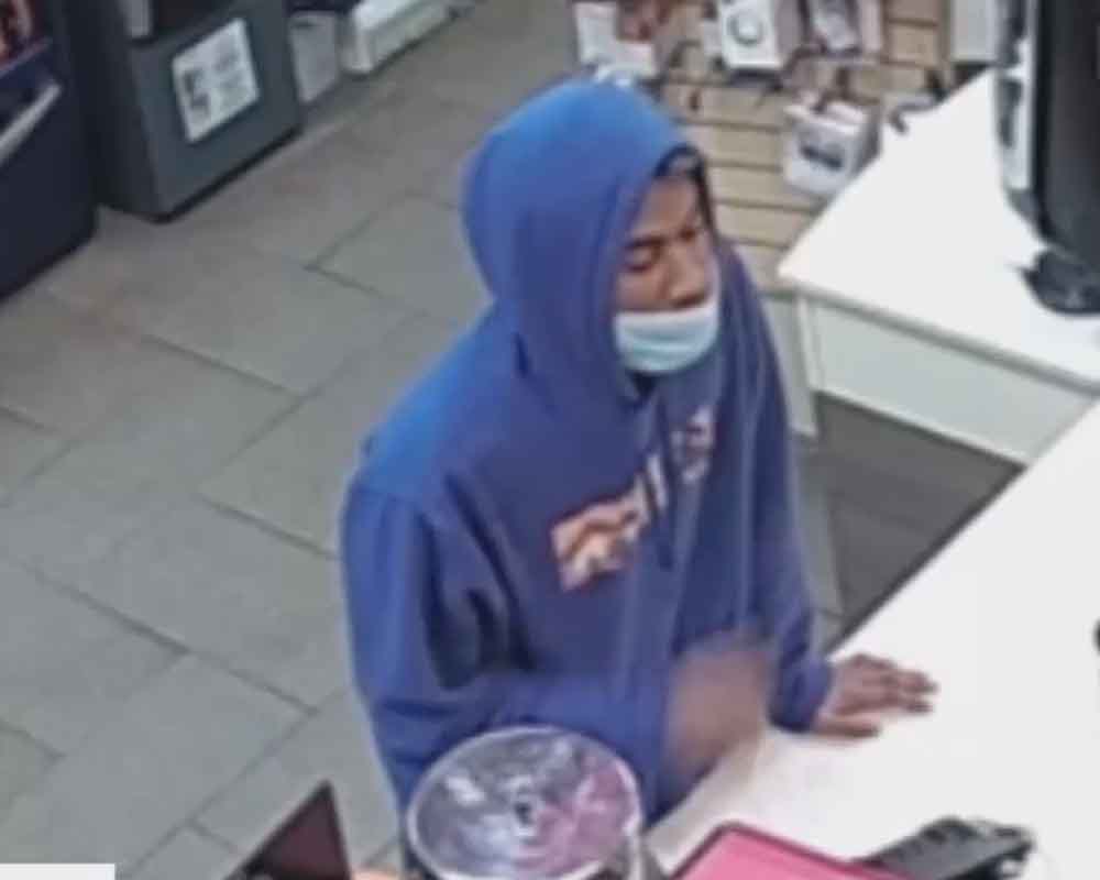 East New York Dunkin Donuts robbed, employee assaulted
