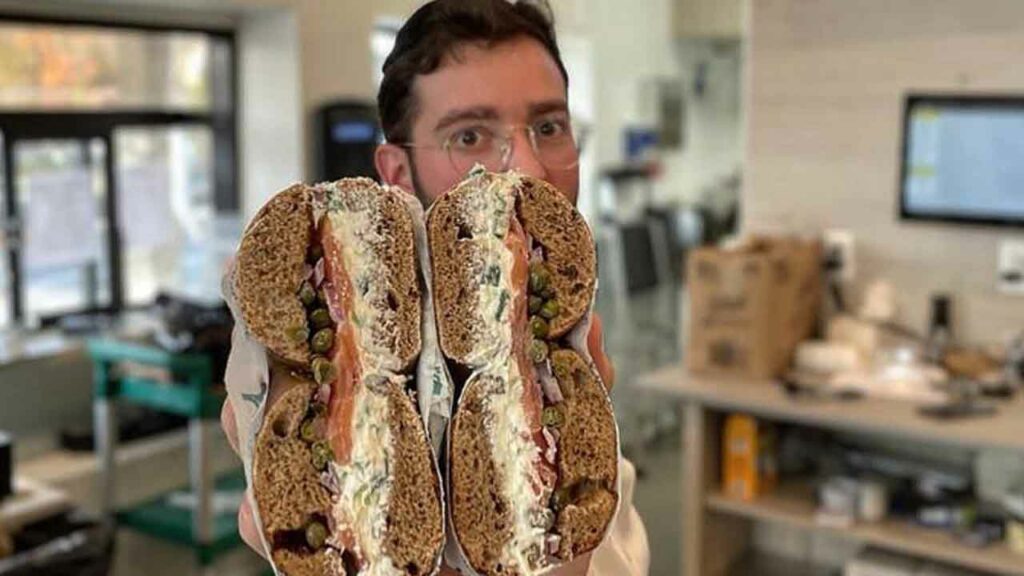 New bagel shop opens in Jackson's Liberty Commons plaza