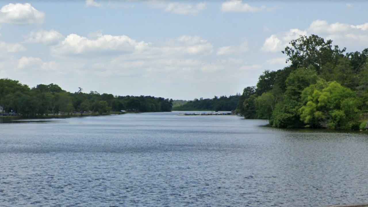 Man rescued from Lake Lake Carasaljo in Lakewood