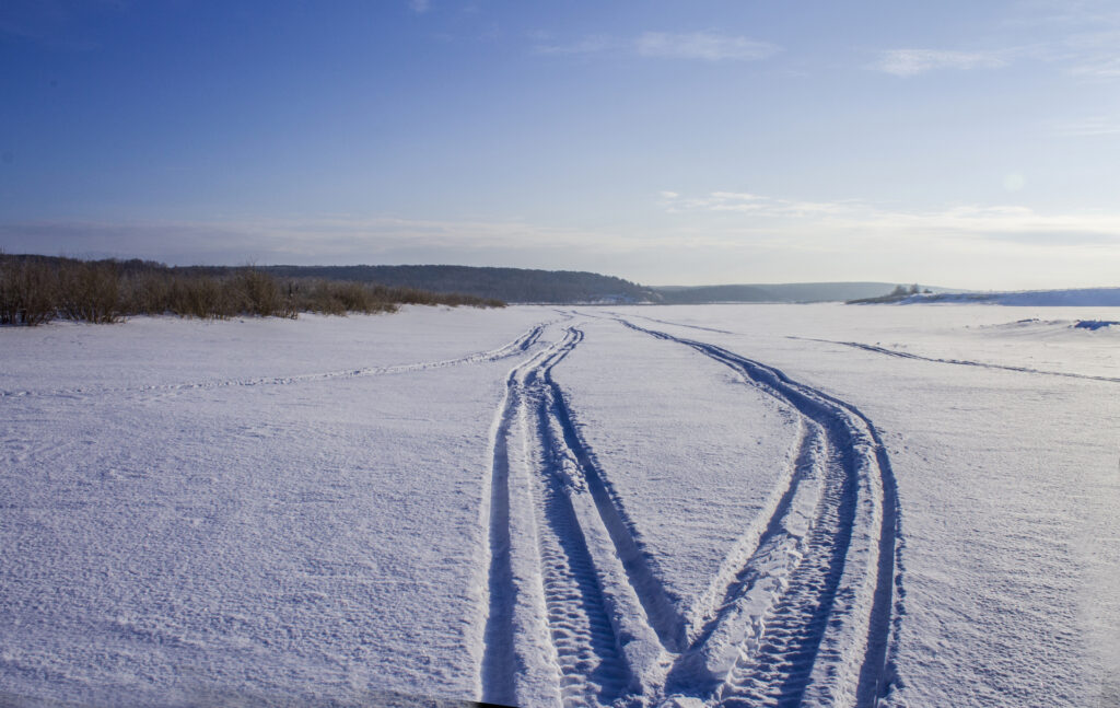 New York Police searching for missing man after snowmobile found abandoned on icy Saranac River