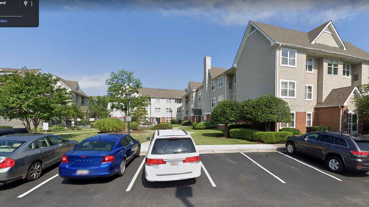 Man strangled friend's girlfriend, threatened to kill her during hotel room Super Bowl party