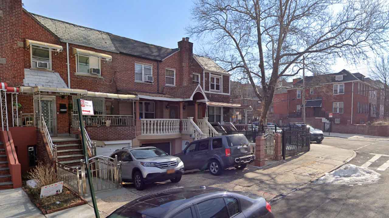 19-year-old shot in East Bronx shootout