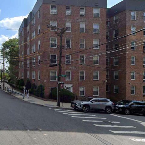 Woman, daughter beaten and robbed by group of female muggers in staten island - photo licensed by shore news network.