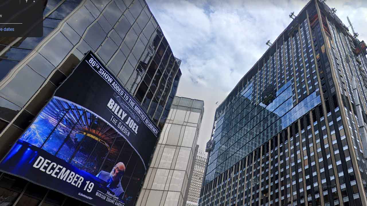 Man jumps off 32nd floor of 2 Penn Plaza near Madison Square Garden