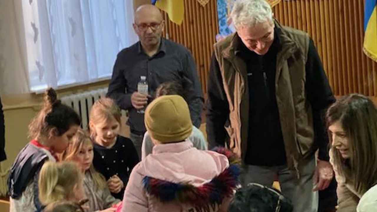 After calling for gasoline car ban, Governor Murphy flew to Ukraine for a photo op