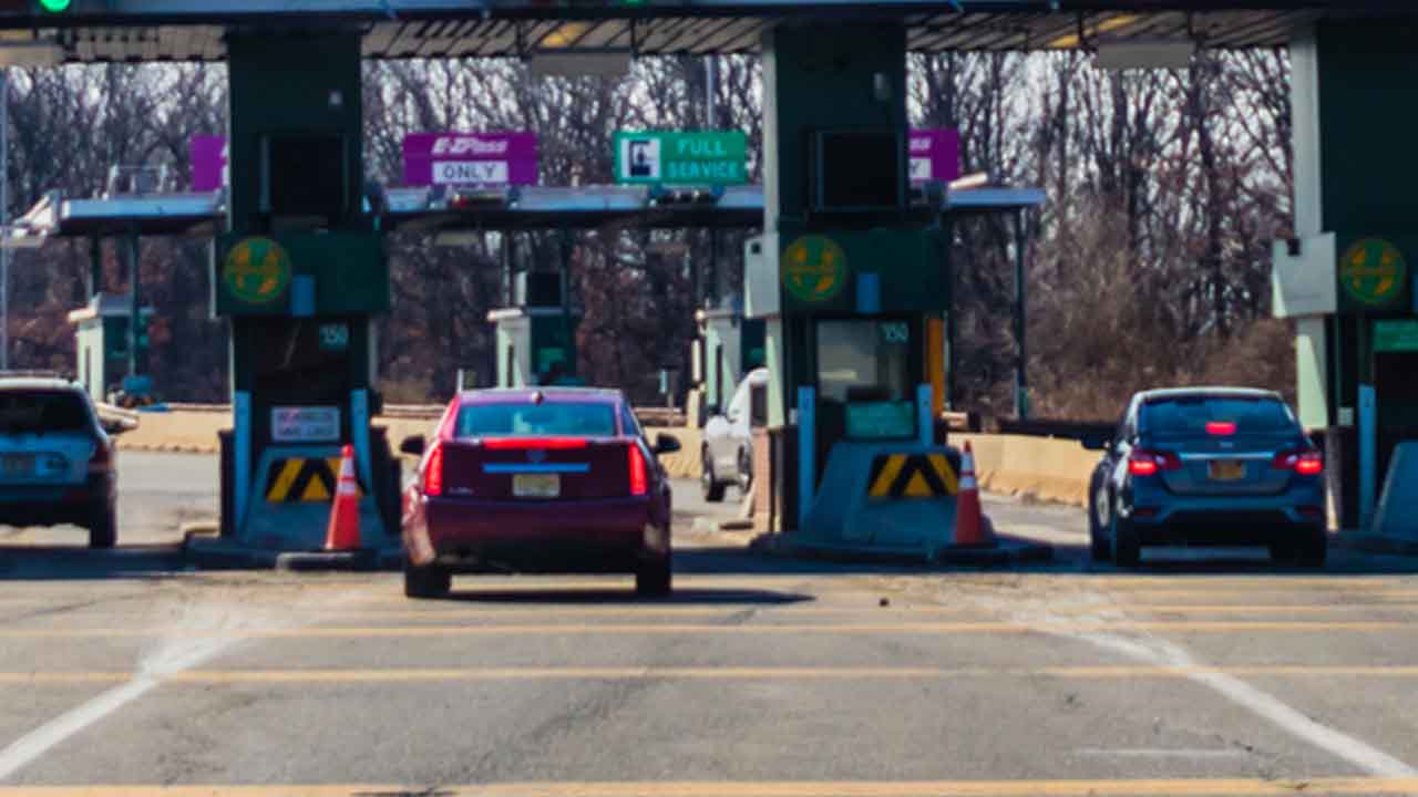 94-year-old driver killed in crash at Garden State Parkway toll plaza