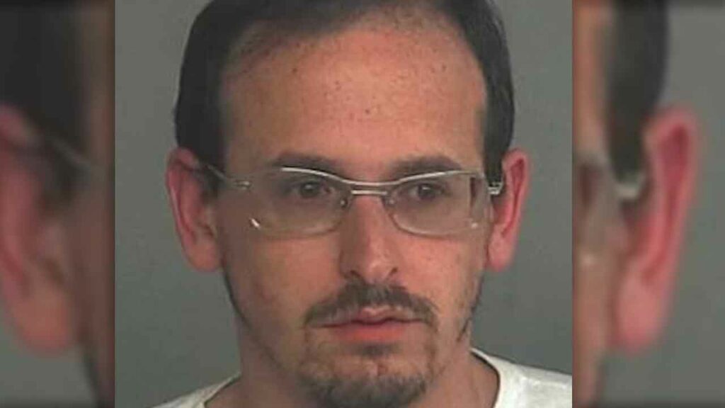 Lakewood man pleads guilty to soliciting minor online