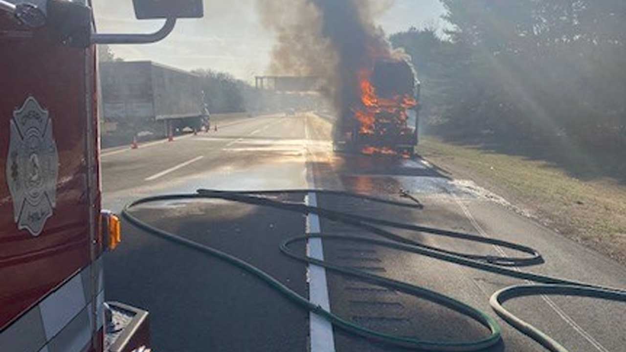 Car carrier fire slows traffic on New Jersey Turnpike