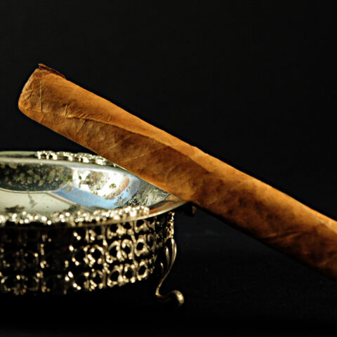 Traveling cigar lounge lights up at the jersey shore - photo licensed by shore news network.