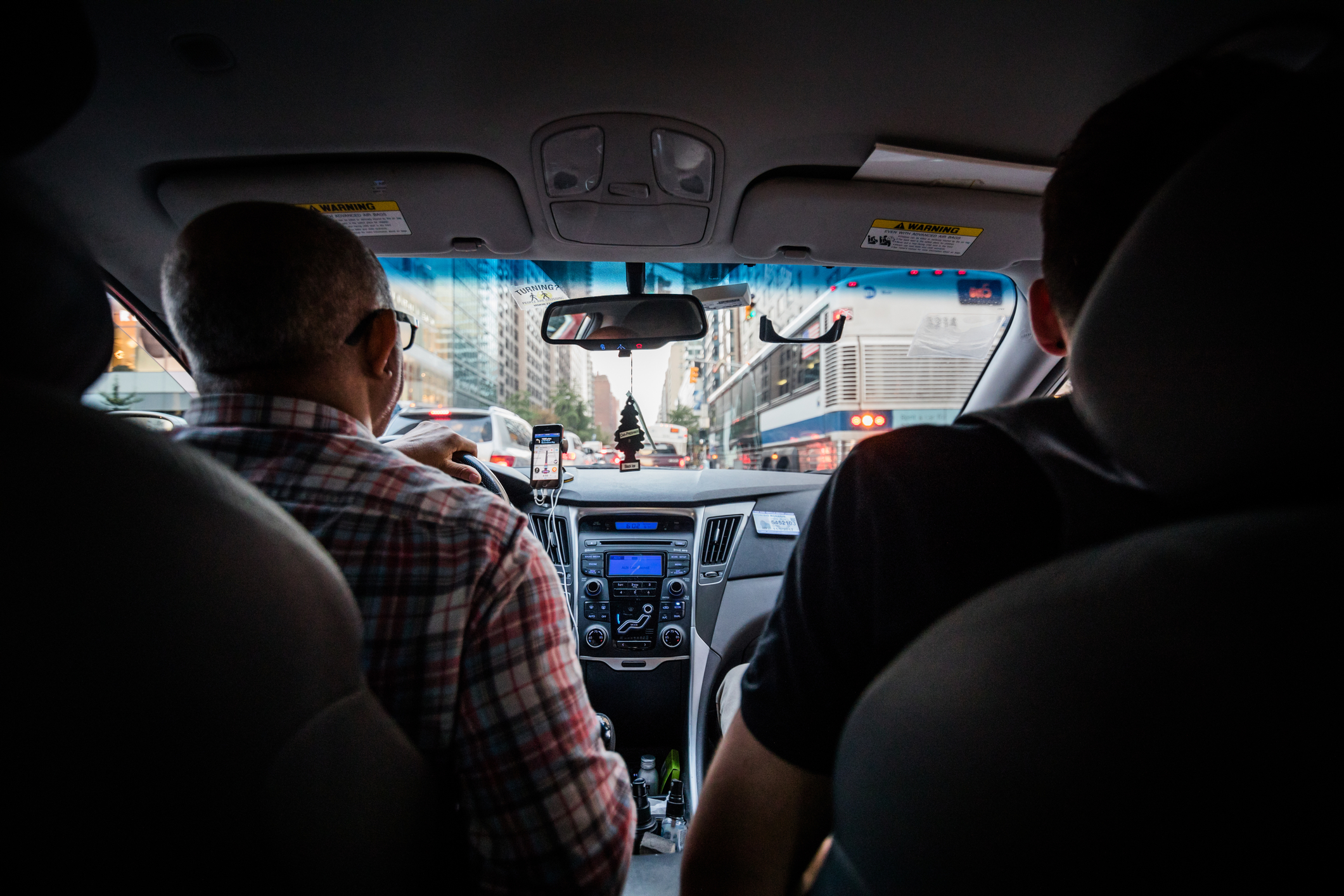 Two dozen NYC rideshare drivers targeted by robbers, cleaning out bank accounts
