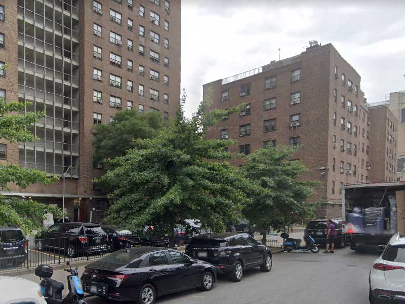 70-year-old man assaulted after asking suspect to stop smoking weed in apartment stairwell