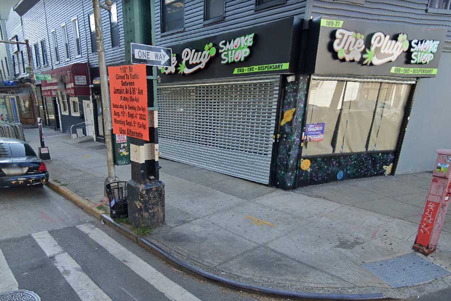 20-year-old man shot and killed during Queens smoke shop robbery