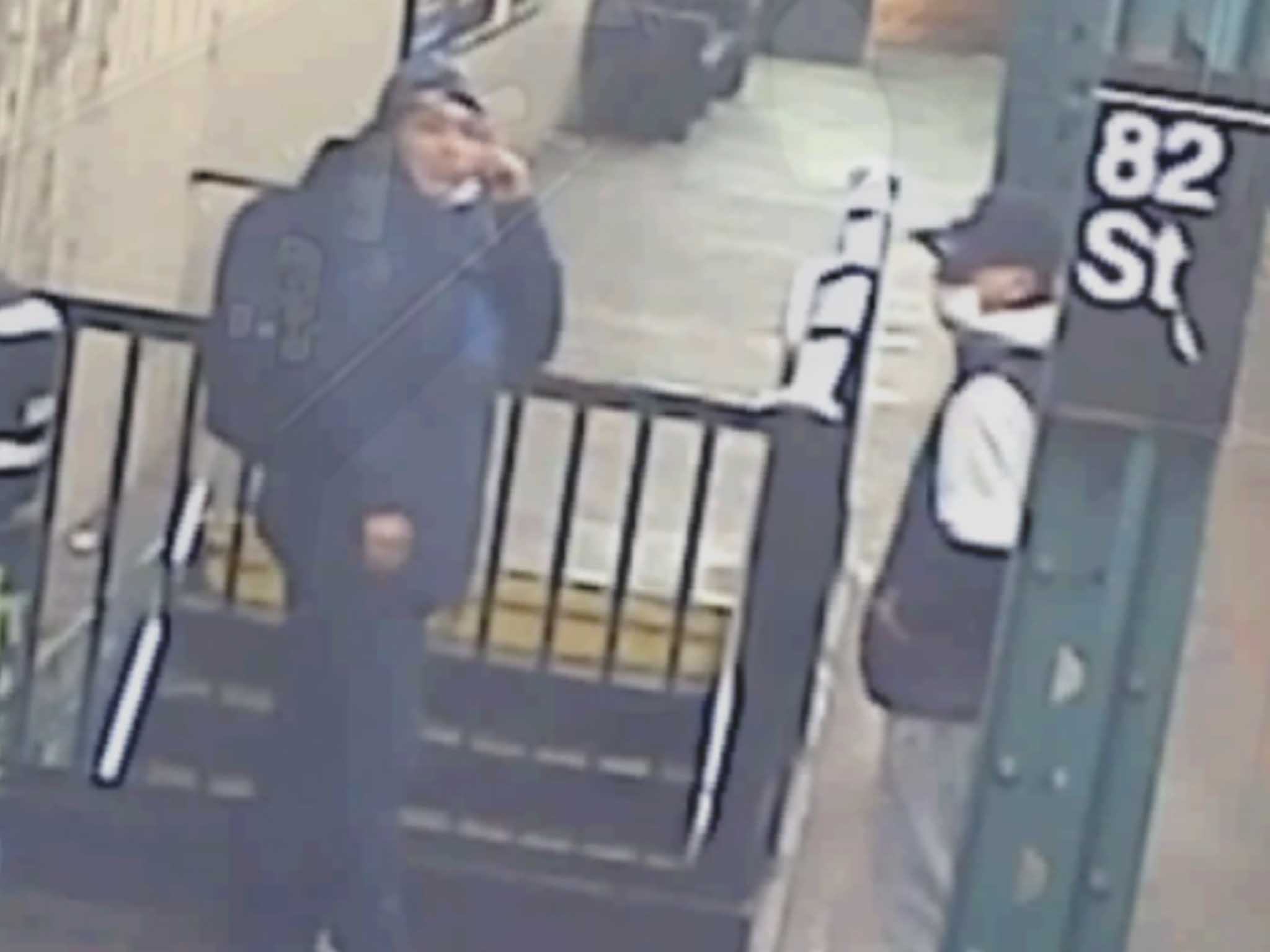 Man put in headlock and robbed in NYC subway station robbery