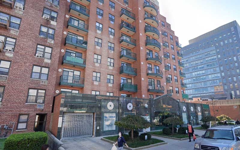 71-year-old New York City man attacked outside Queens apartment building