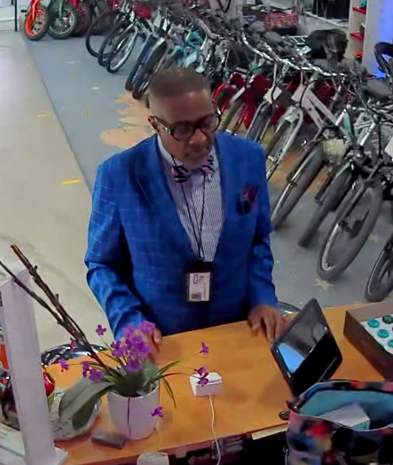 Frederick police warn business owners of suspect passing bad checks Frederick police warn business owners of suspect passing bad checks