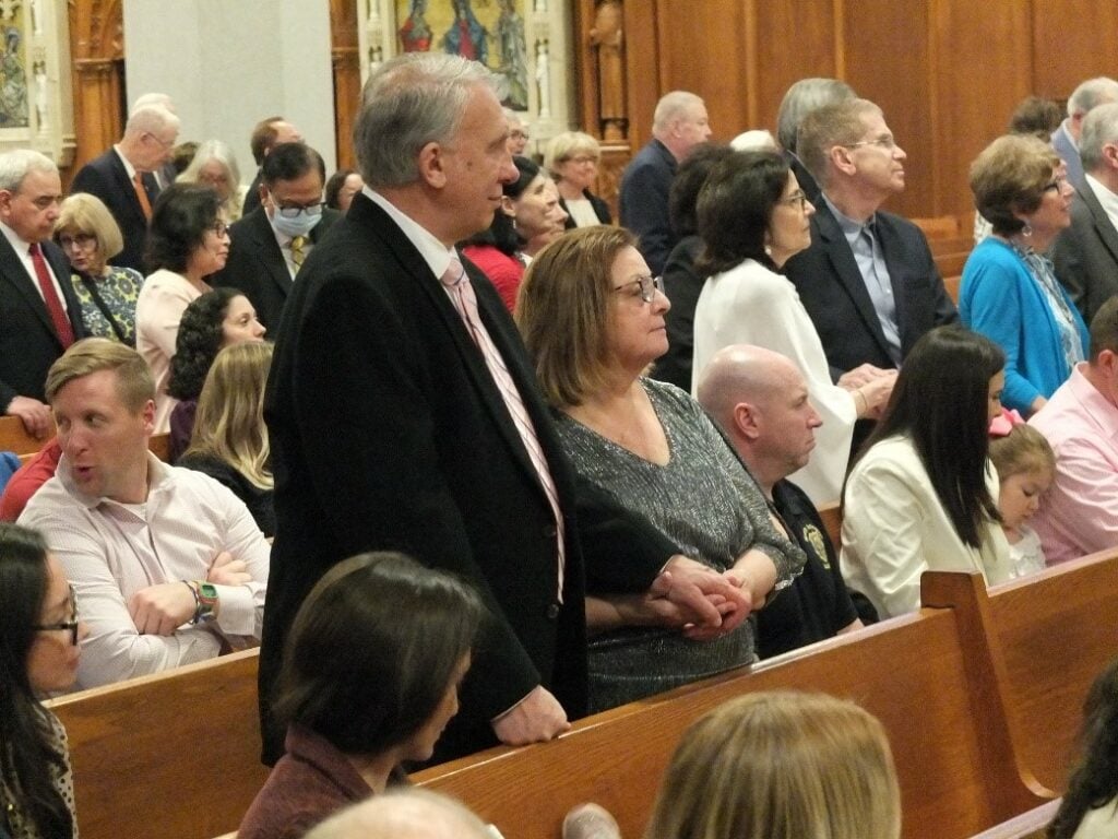 Over 100 New Jersey couples celebrate their 50th wedding anniversary  together at church