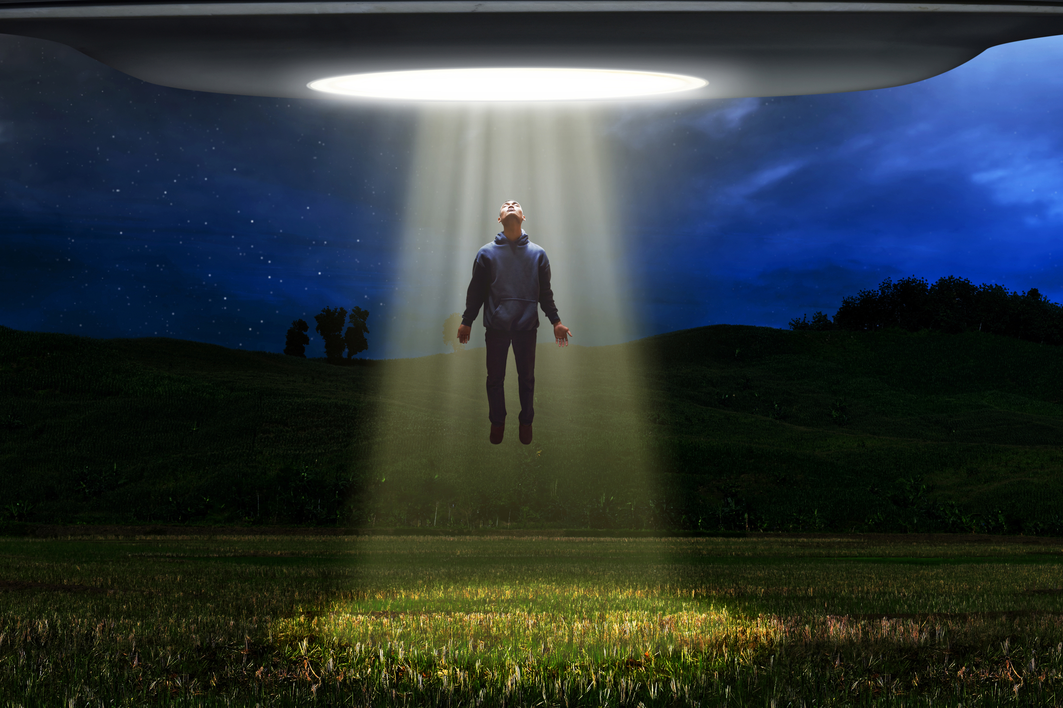 Top Pentagon UFO Official’s New Theory About Aliens Is Sending Shockwaves Through The Scientific Community