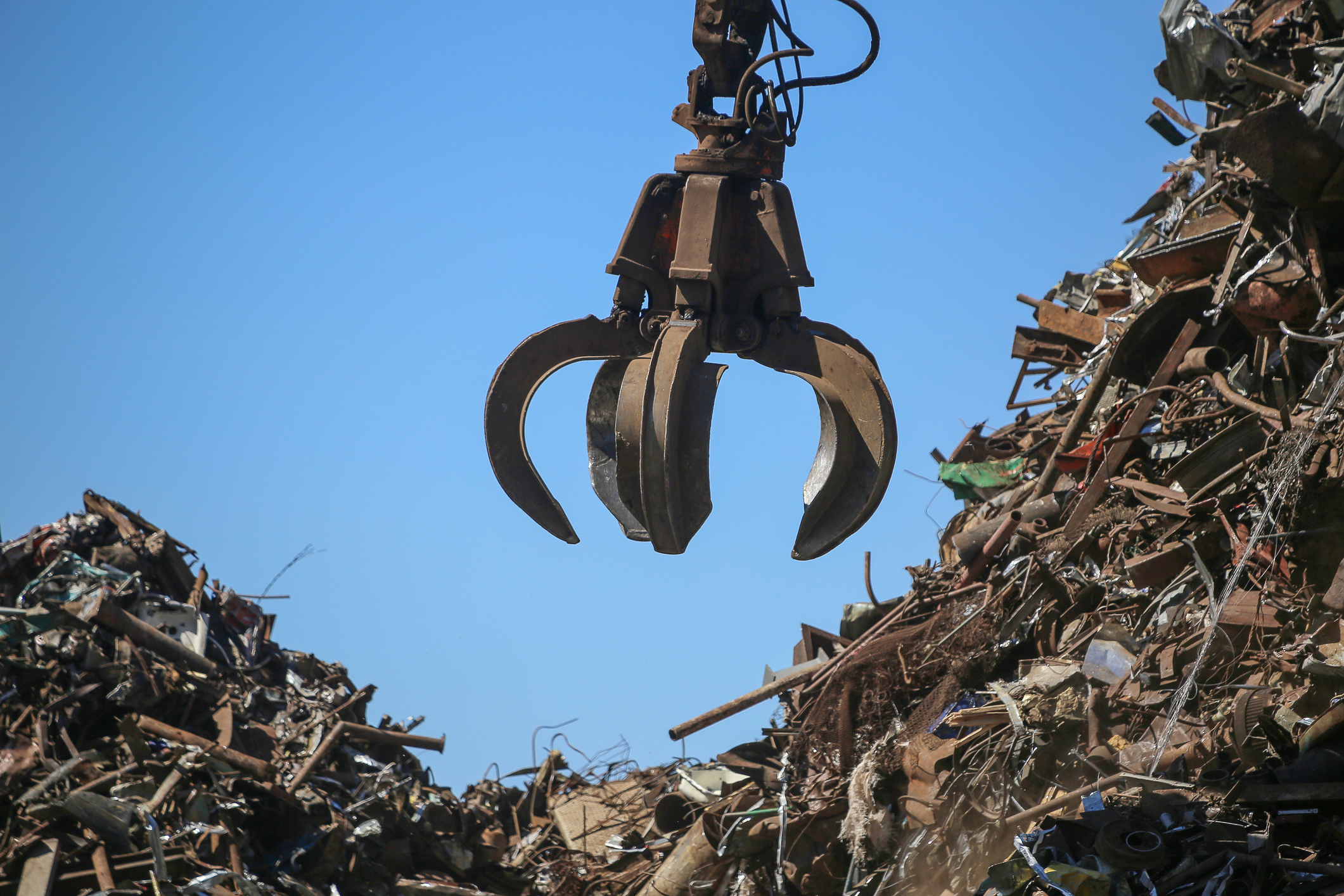 Scrap metal worker, customer caught scamming business by falsifying records
