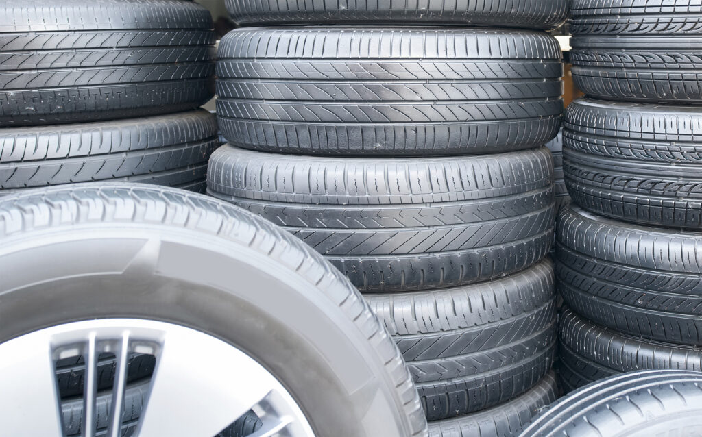 Suspect punched worker, stole tires from Staten Island tire shop