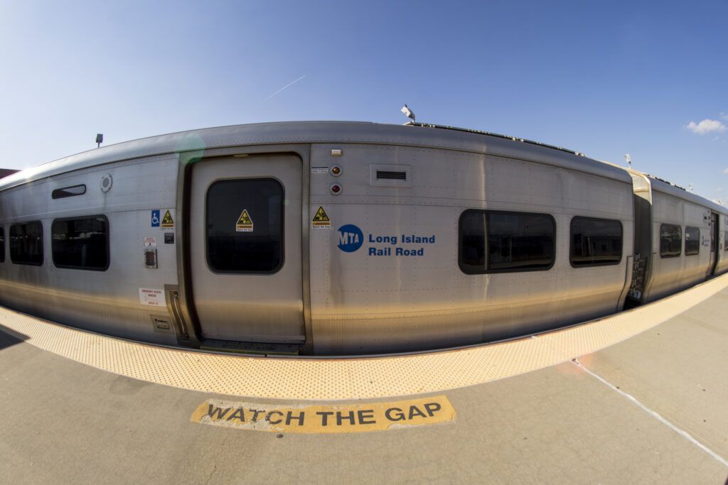 Man who attacked LIRR workers with knife banned from line for two years in plea deal