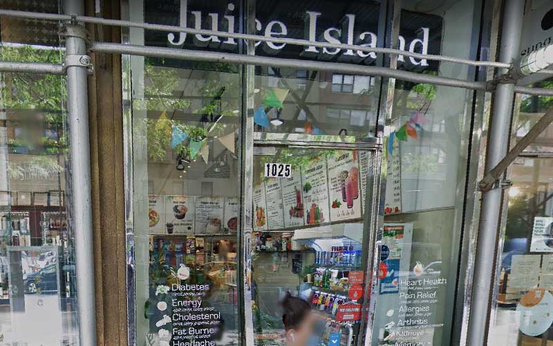 Manhattan juice shop worker stabbed multiple times by angry customer
