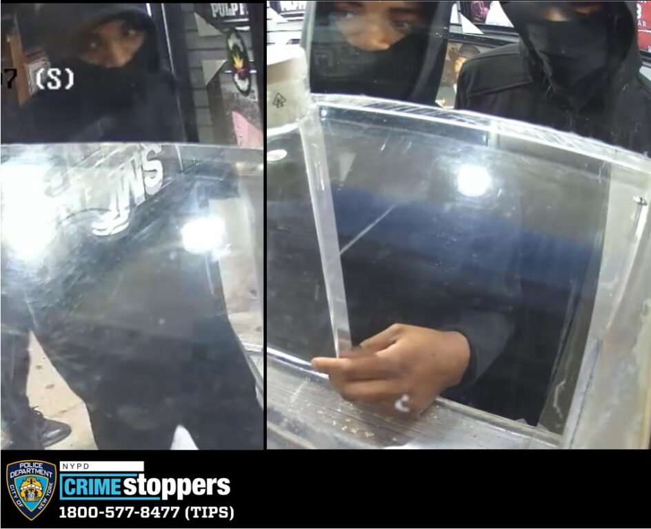 Suspects who beat and robbed 69-year-old man caught on video using his credit cards Suspects who beat and robbed 69-year-old man caught on video using his credit cards