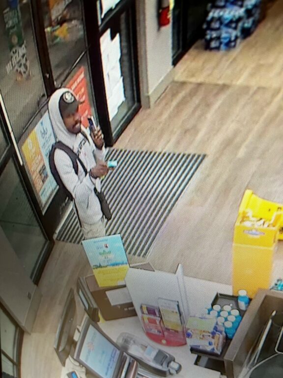 Police searching for suspects involved in armed robbery at restaurant