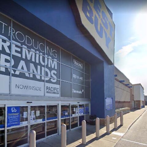 Do you know them? Police say group of women stole $10k in items from best buy - photo licensed by shore news network.