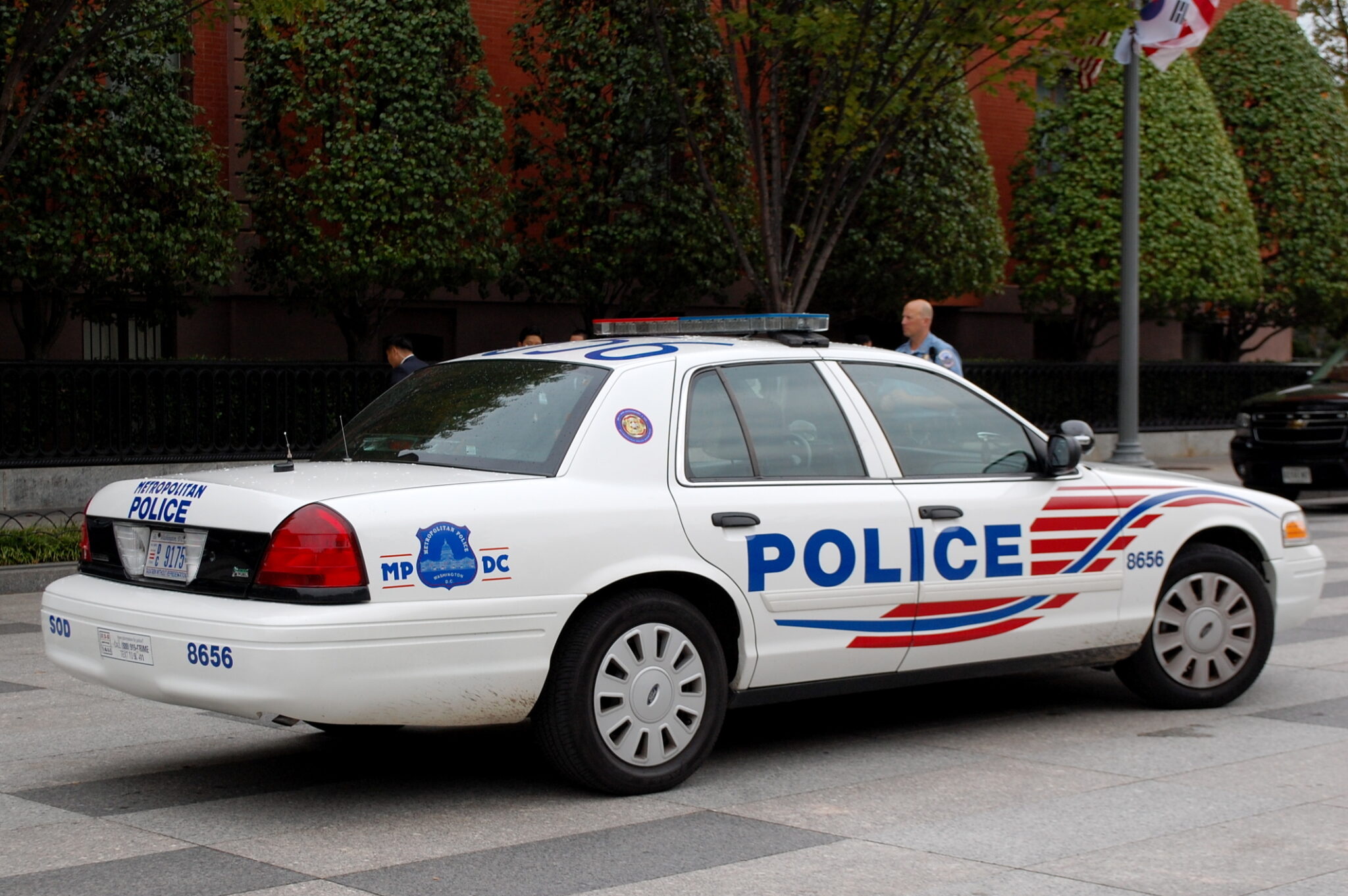 Woman wrapped in blanket sought after DC stabbing