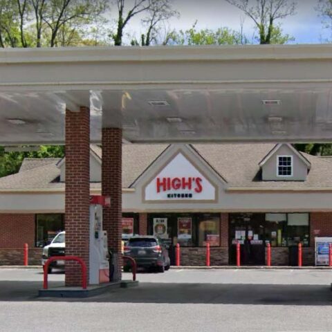 Police investigating after thief brandishes gun during high's dairy robbery - photo licensed by shore news network.