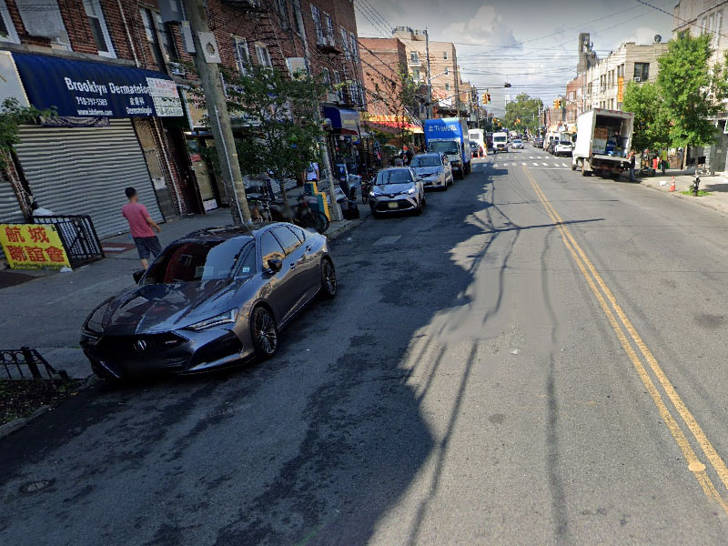 NYPD seeks suspect in internet cafe robbery