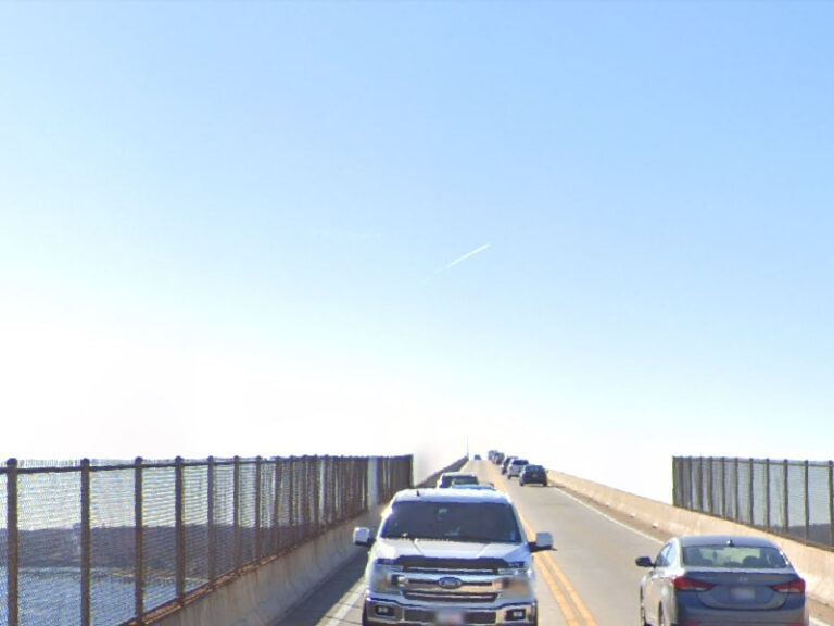 Electric car runs out of juice, causing delays on governor thomas johnson bridge - photo licensed by shore news network.