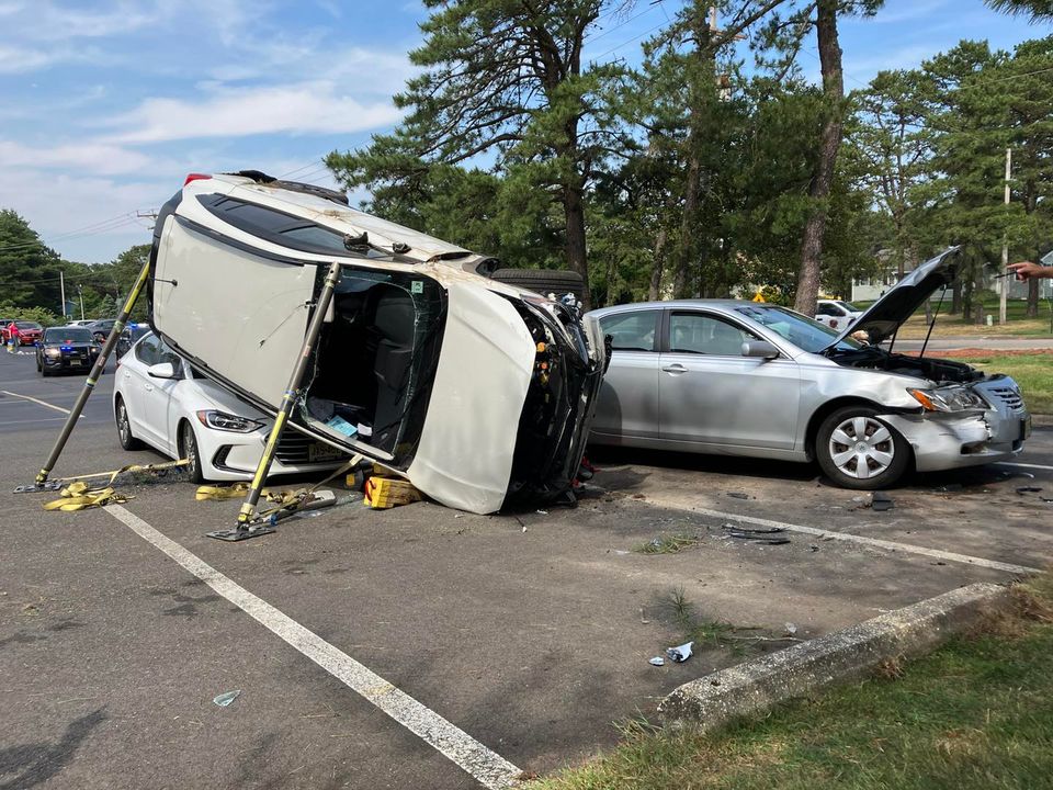 One injured in overturn vehicle crash