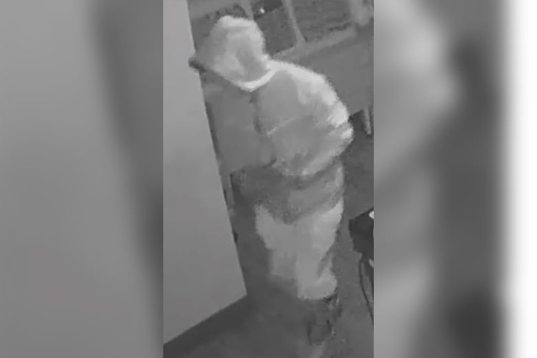 Philadelphia police investigating burglary at Pearl Vision