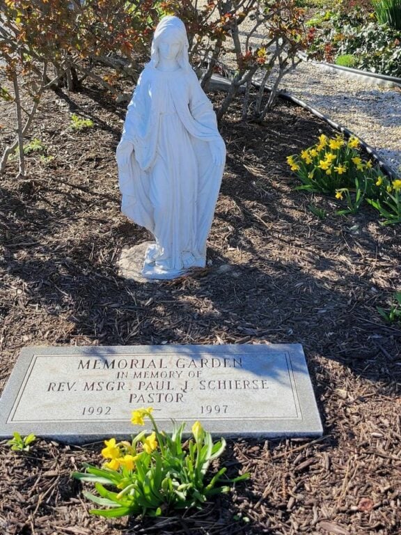 Statue at memorial site for church pastor stolen
