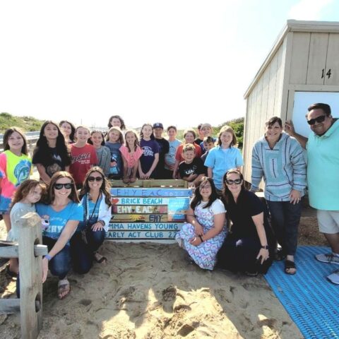 Mayor crate joins community unveiling new beach toy box for children - photo licensed by shore news network.